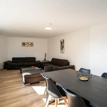 Monteur In - 3 Bedrooms - 7 Single Beds *