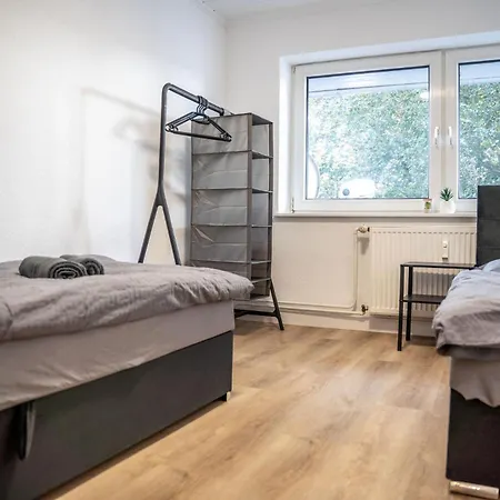Apartment & Work - 3 Bed - 7 Beds