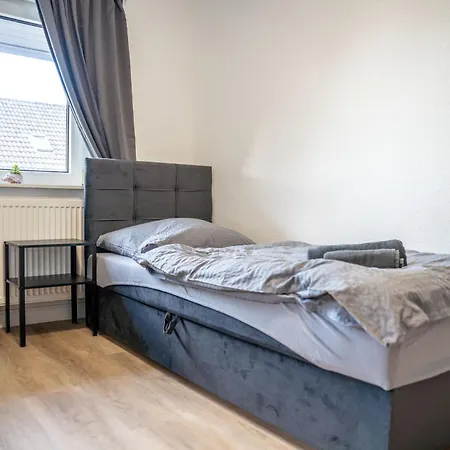 Monteur In - 3 Bedrooms - 7 Single Beds Nettetal