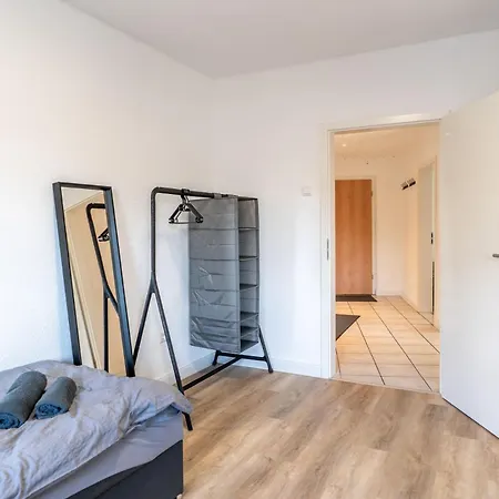 Monteur In - 3 Bedrooms - 7 Single Beds Appartamento Nettetal