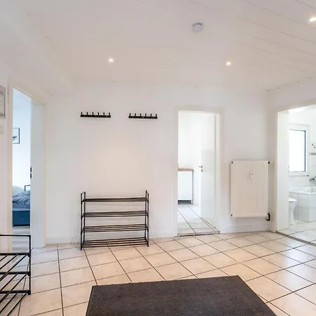 Monteur In - 3 Bedrooms - 7 Single Beds Appartamento Nettetal