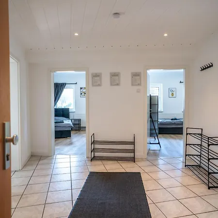 Monteur In - 3 Bedrooms - 7 Single Beds Appartamento Nettetal