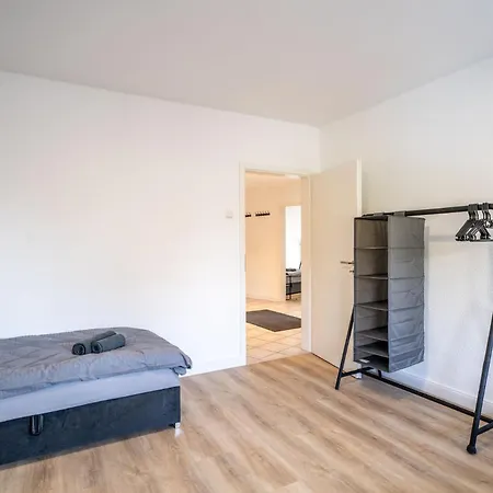 Monteur In - 3 Bedrooms - 7 Single Beds *