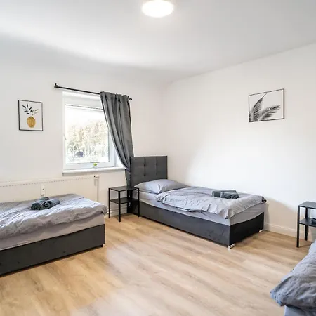 Appartamento Monteur In - 3 Bedrooms - 7 Single Beds *