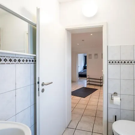 Monteur In - 3 Bedrooms - 7 Single Beds * Nettetal