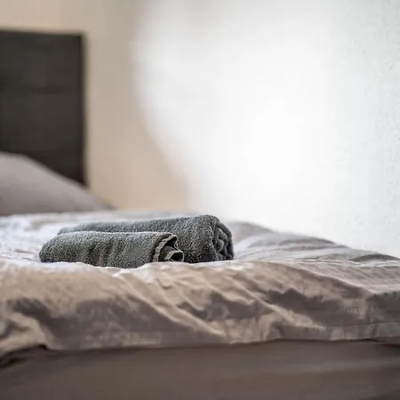 Monteur In - 3 Bedrooms - 7 Single Beds