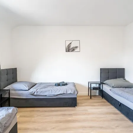 Monteur In - 3 Bedrooms - 7 Single Beds Appartamento *