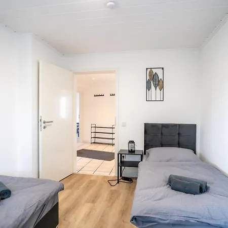 Monteur In - 3 Bedrooms - 7 Single Beds Appartamento *