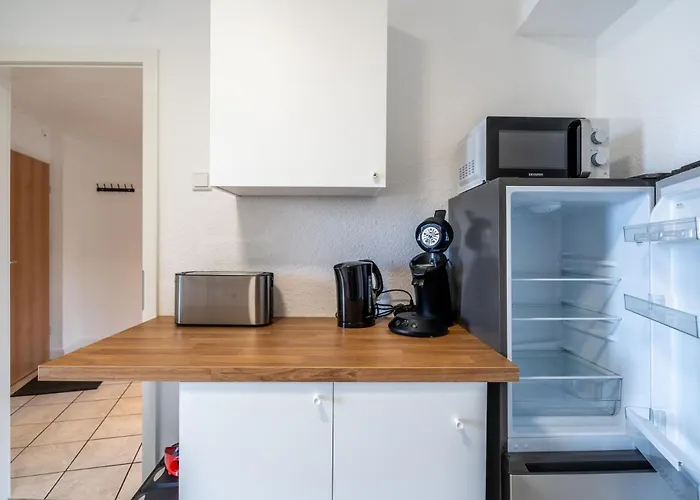 & Work - 3 Bed - 7 Beds *