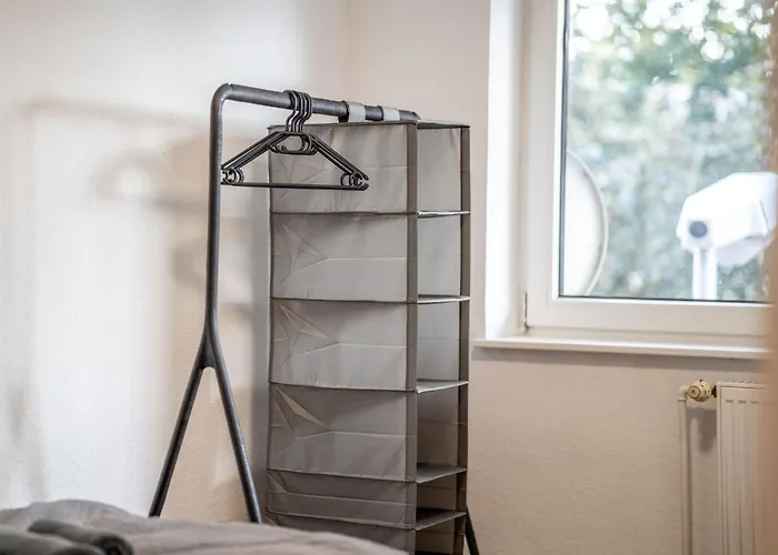 & Work - 3 Bed - 7 Beds *