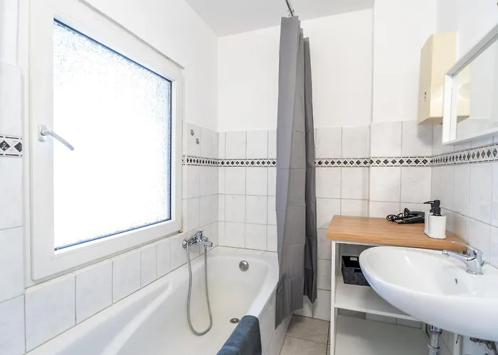 Appartement & Work - 3 Bed - 7 Beds Nettetal